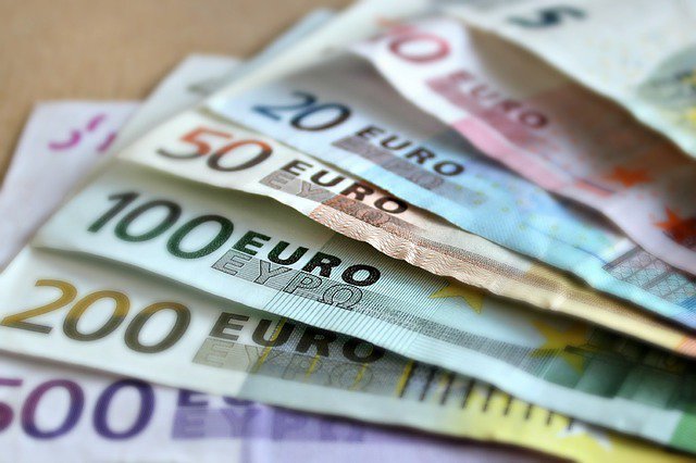 Курс евро от Нацбанка продолжает рост