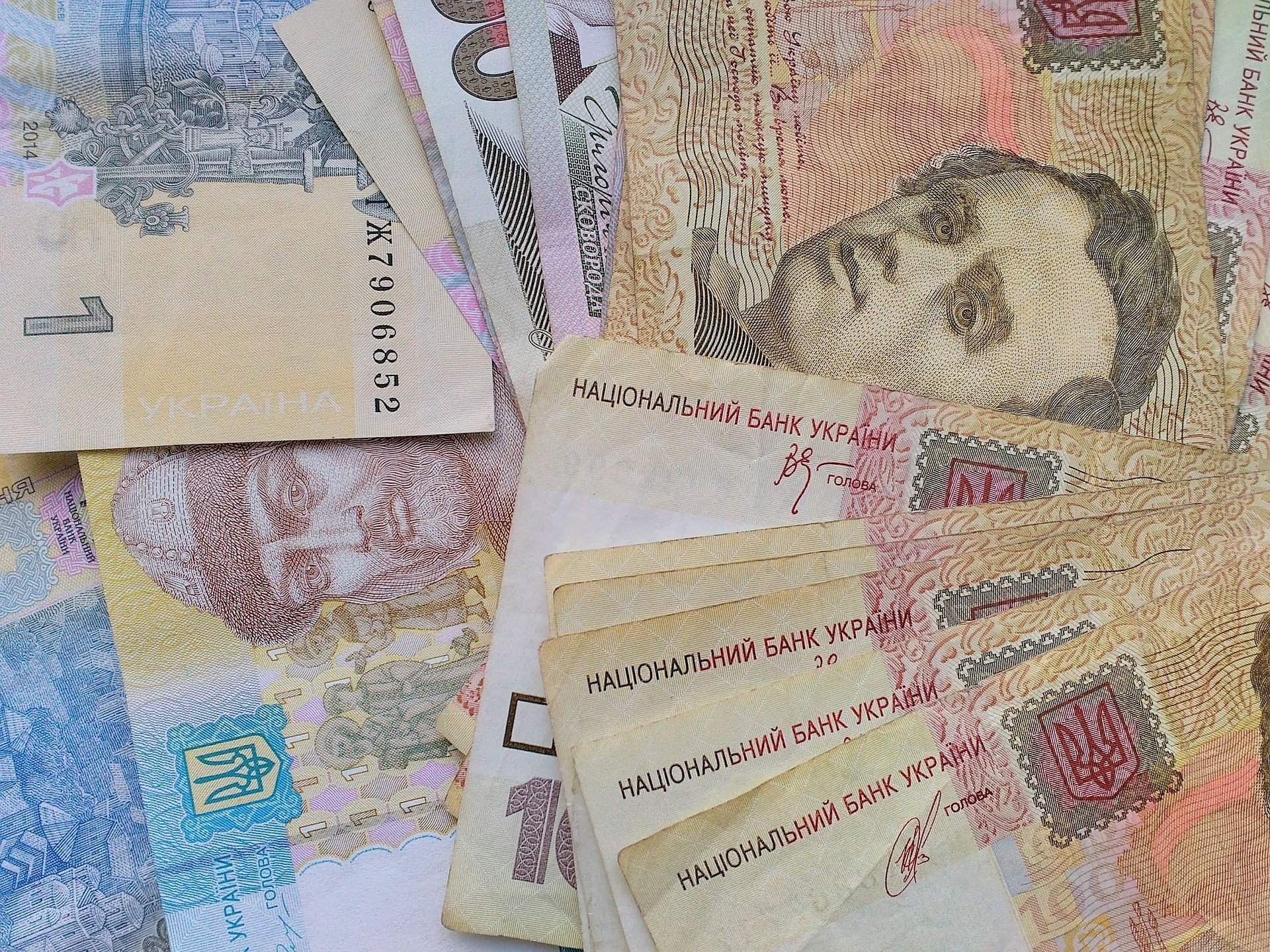 Украину наводнили новые подделки 200 гривен