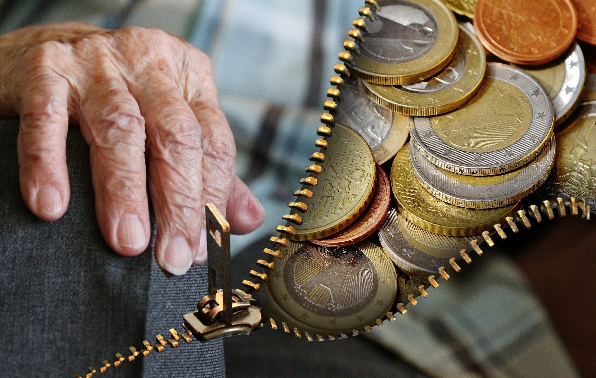 Украинцы смогут получать две пенсии (законопроект)