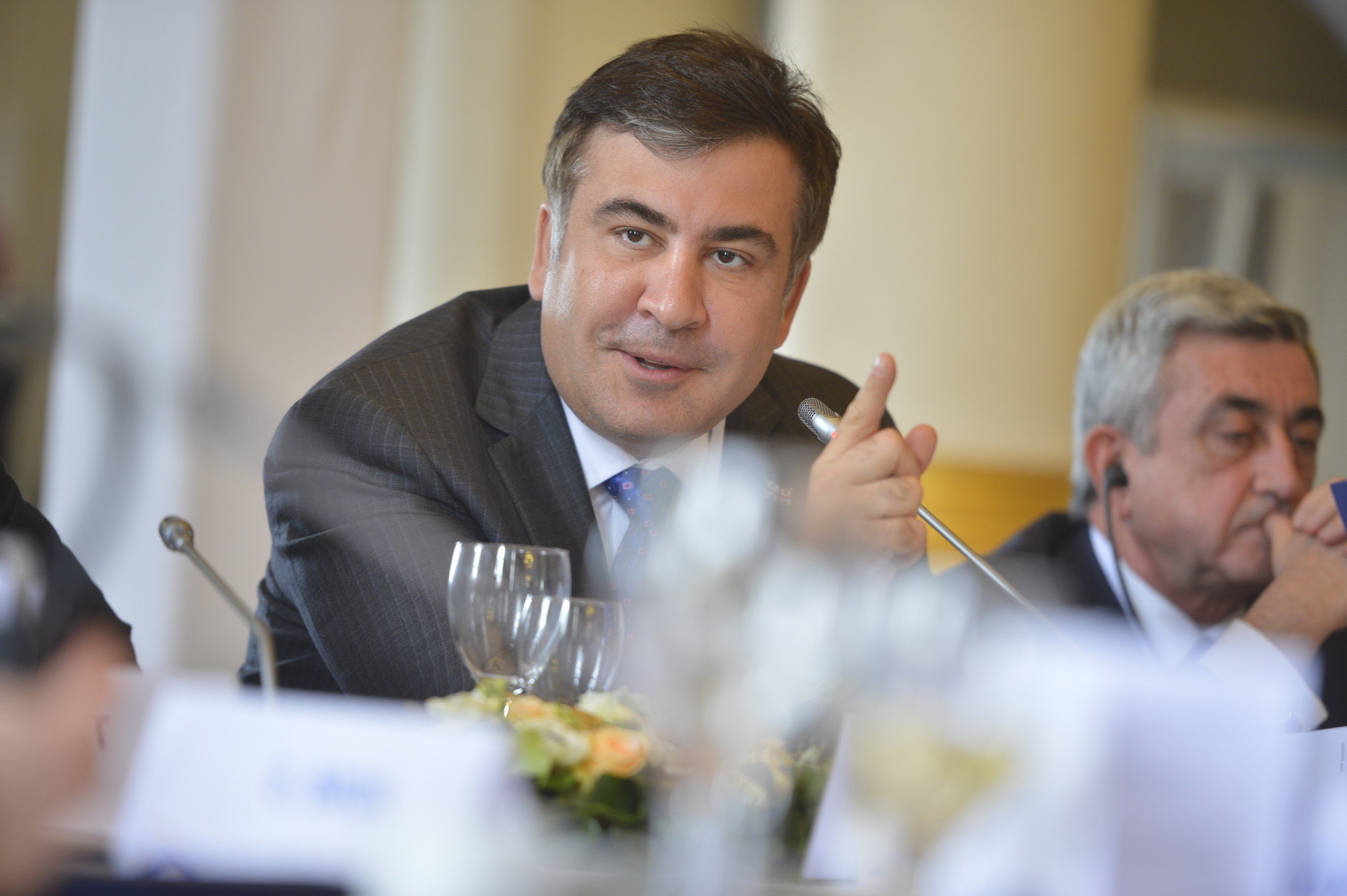 Саакашвили заявил, что люди рождаются с чипами