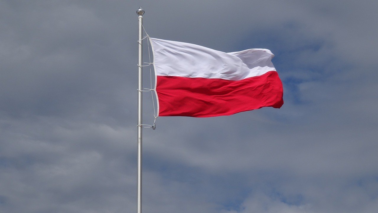 Польша подсчитала выданные украинцам визы