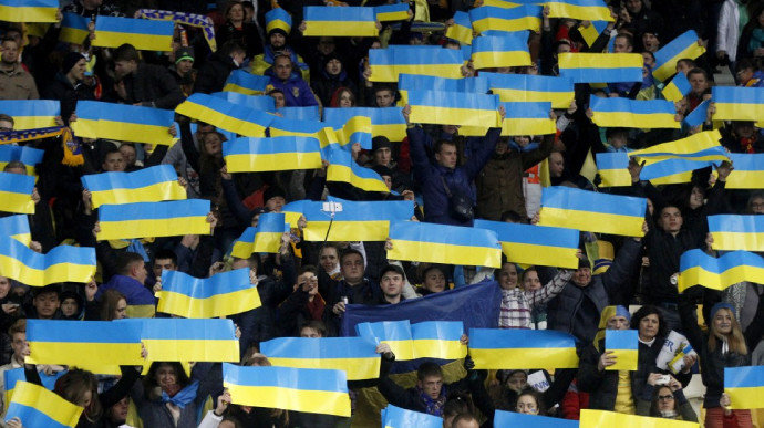 Українських уболівальників почнуть пускати на стадіони
