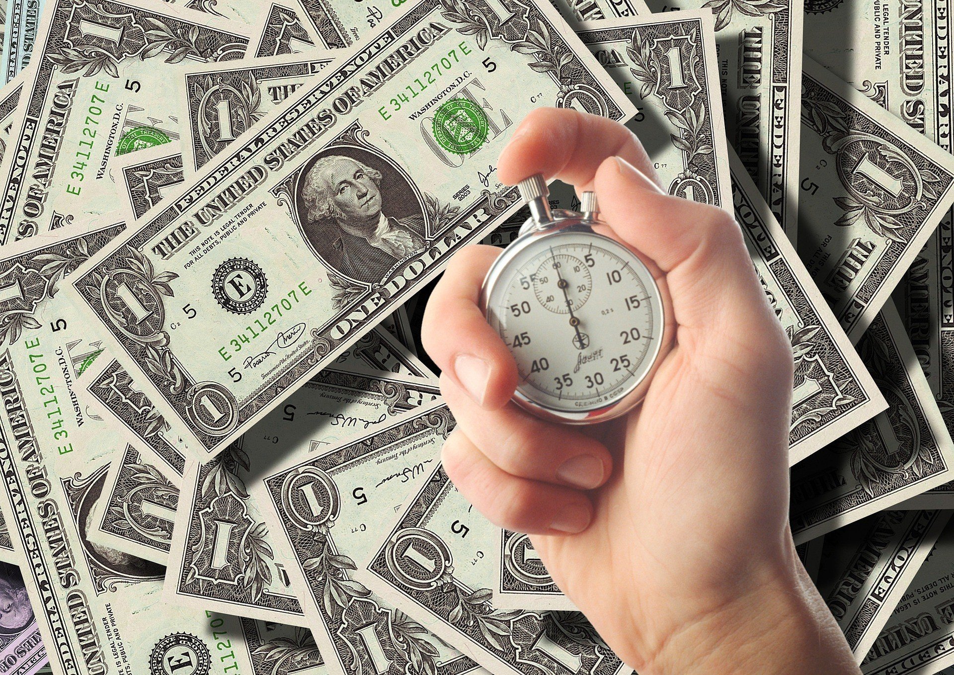 Межбанк: НБУ пытается удержать курс доллара