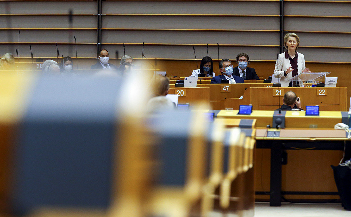 В Европарламенте назвали антикризисный бюджет ЕС глотанием пилюль