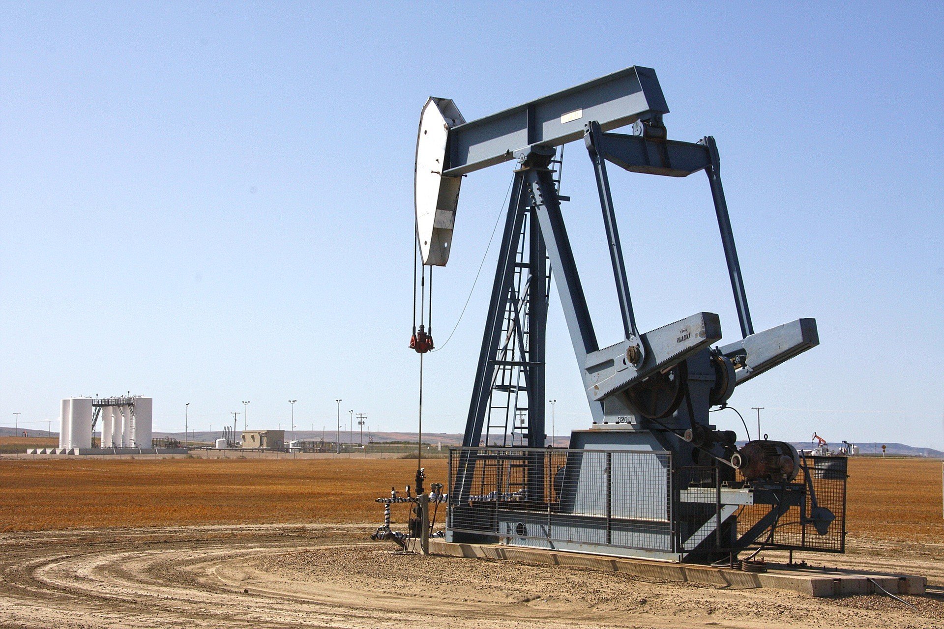 COVID продовжує збивати ціни на нафту: прогнози