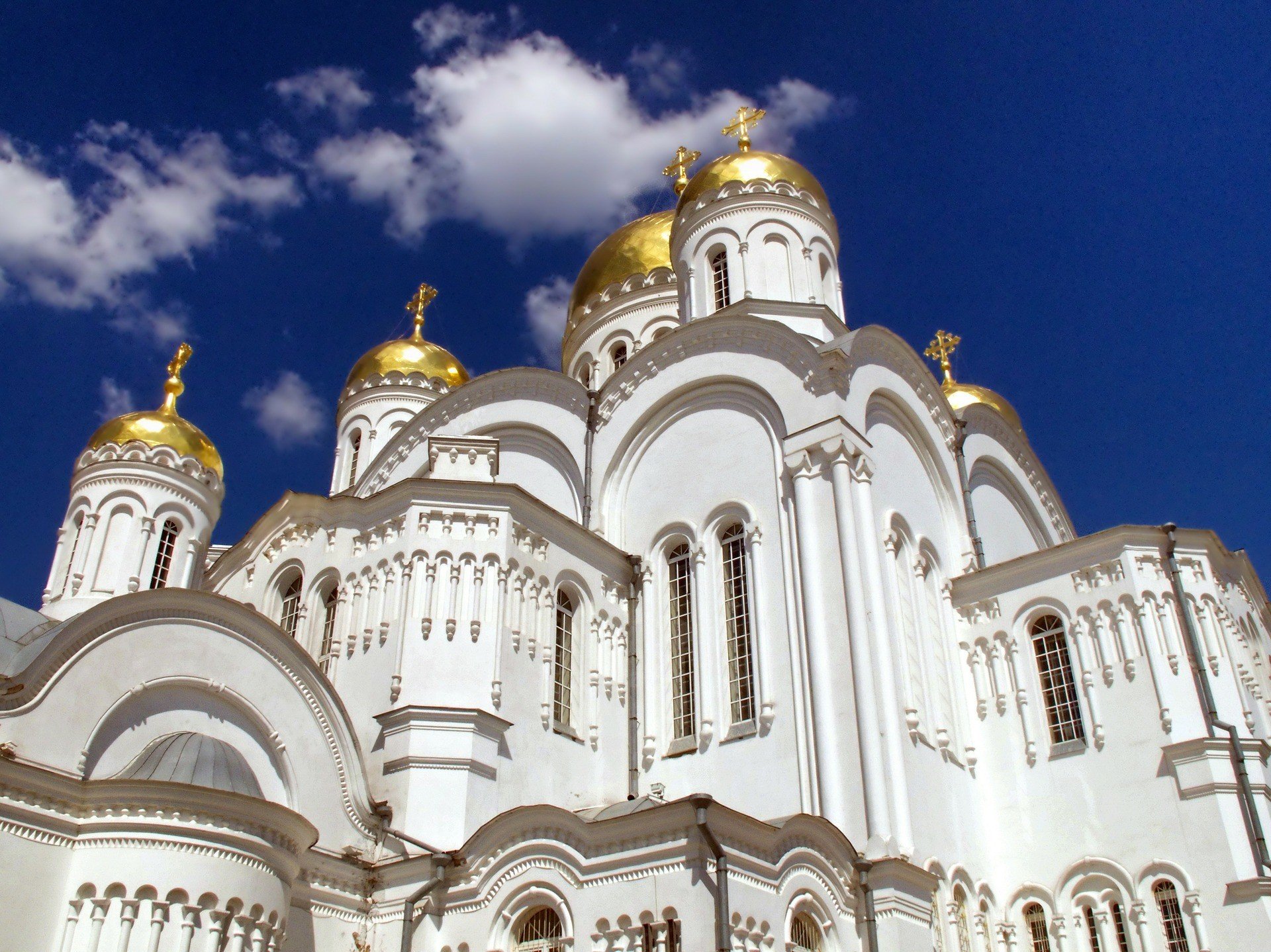 Украинцы определились с отношением к трем крупнейшим церквям