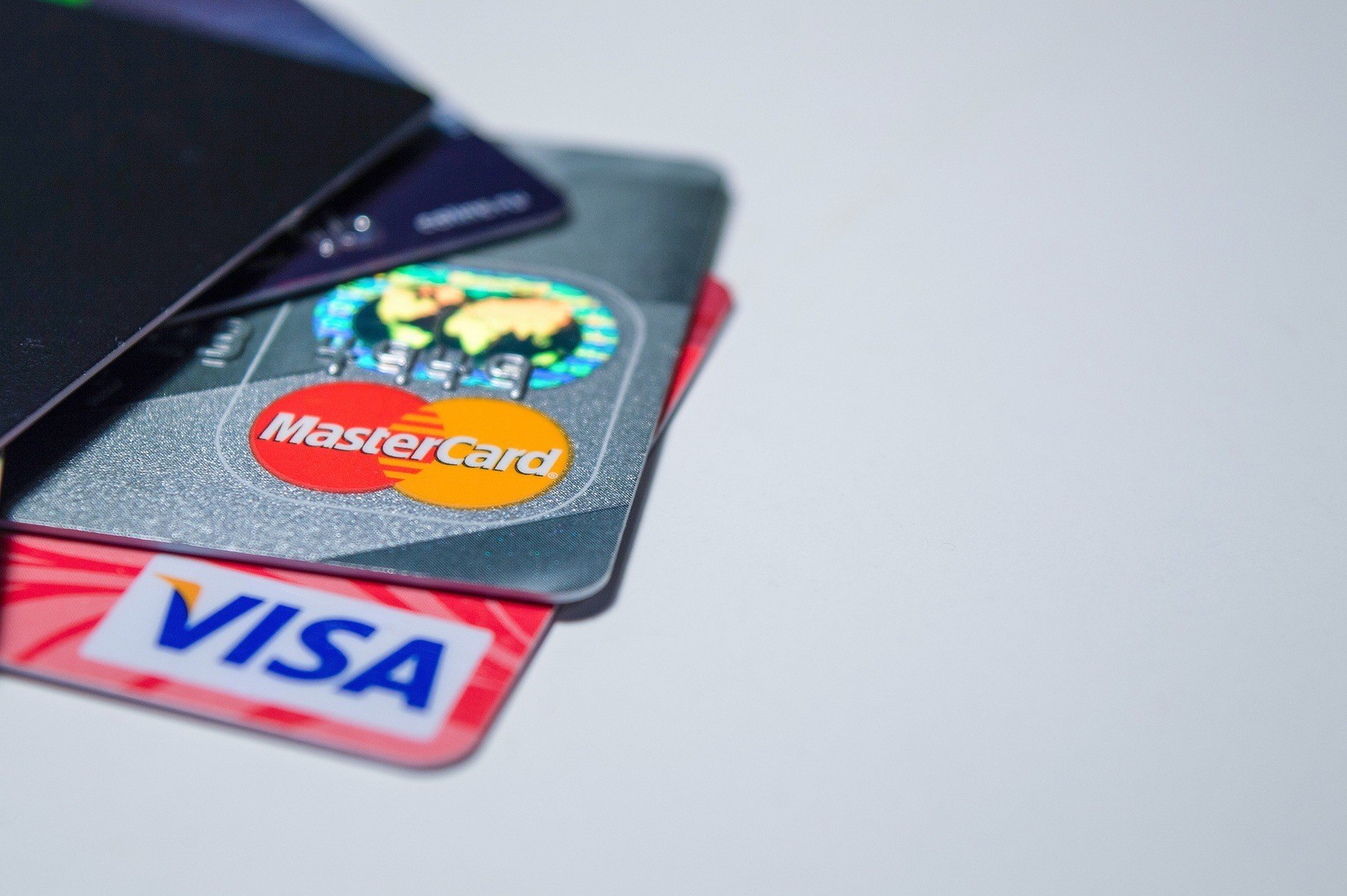 Як убезпечити банківську картку від хакерів?