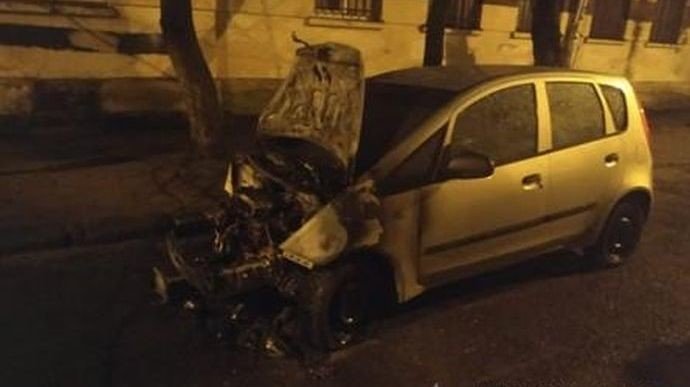 СБУ затримала експоліцейського, якого підозрює в організації підпалу автомобіля “Схем”