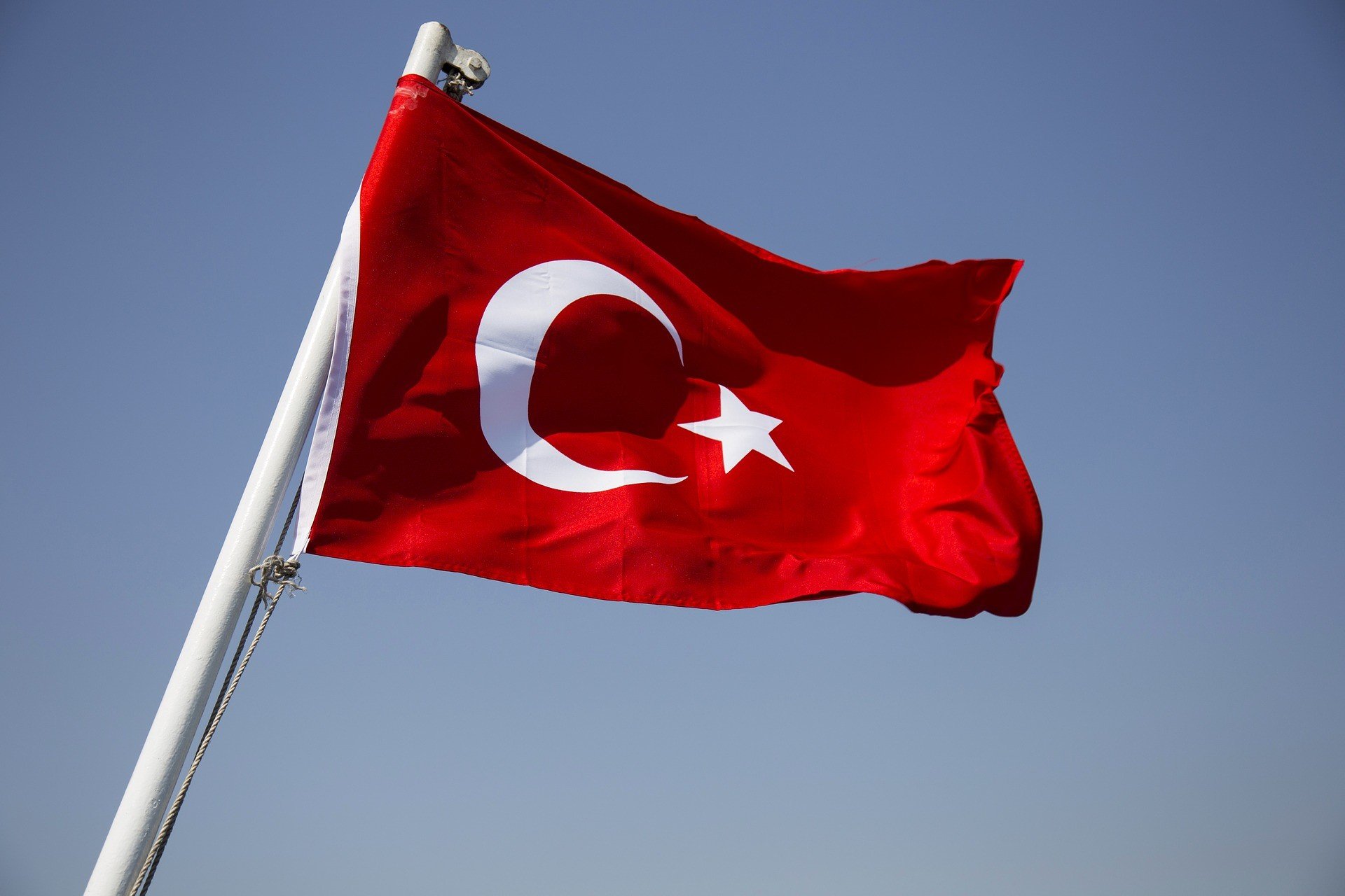 Турция обвинила Эмираты в предательстве