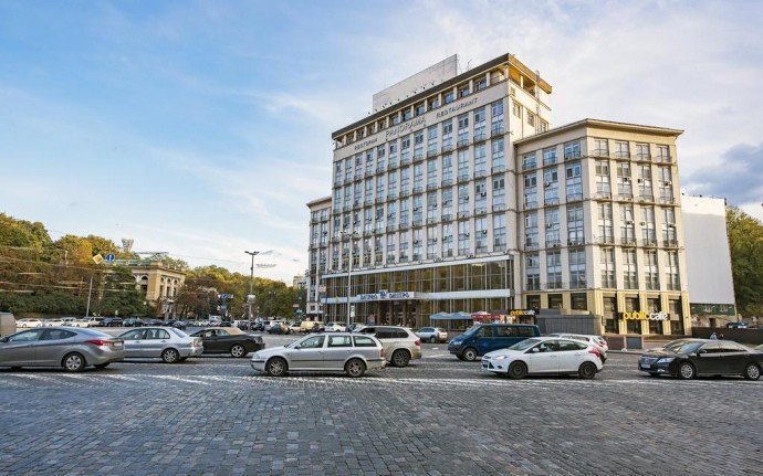 В суде обжалуют продажу отеля "Дніпро"