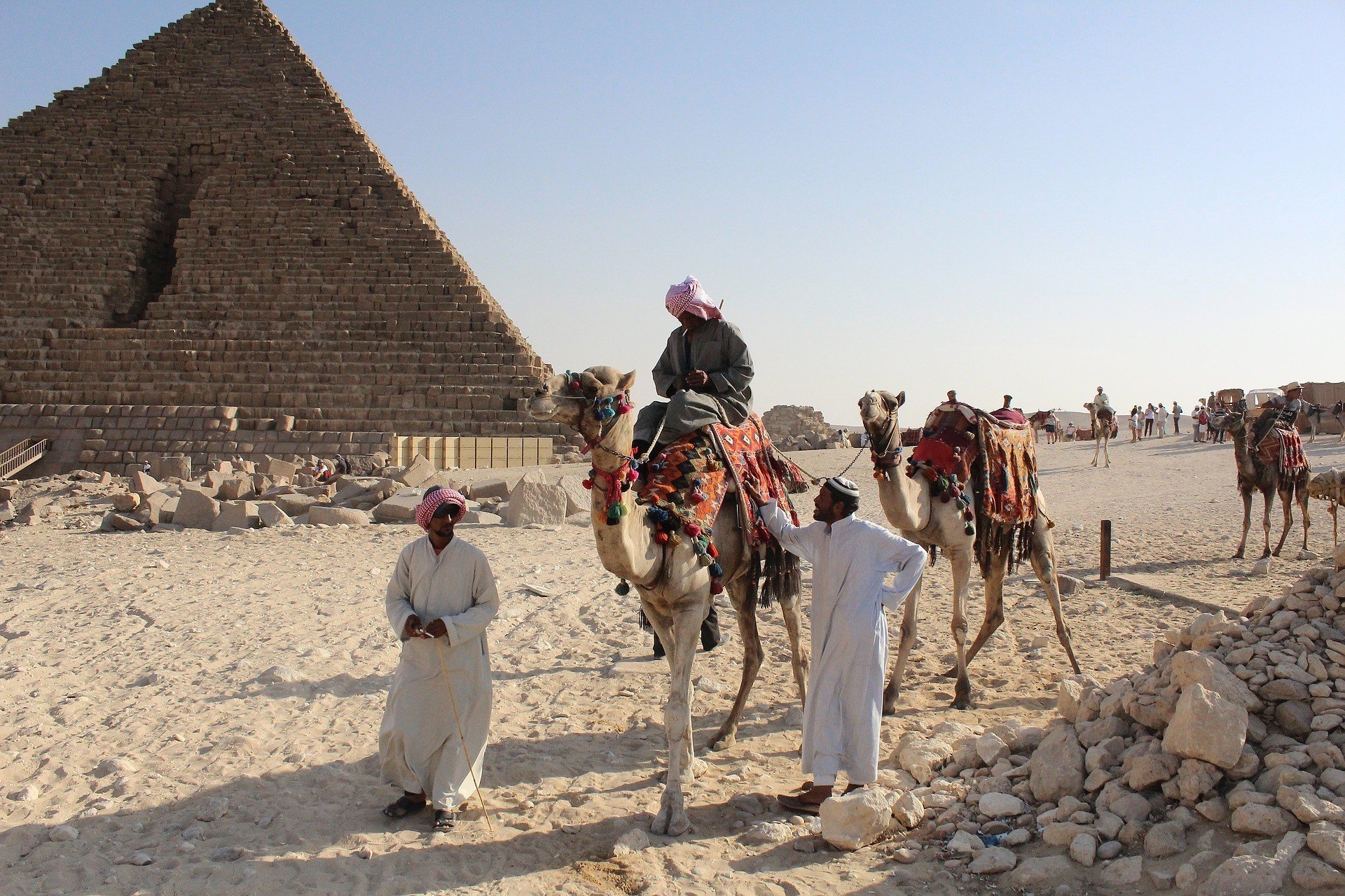 Для туристов откроют пирамиды и музеи Египта