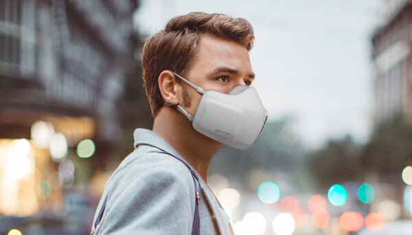 LG выпустила маску против коронавируса на батарейках