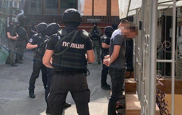 В Киеве задержали вооруженную группу
