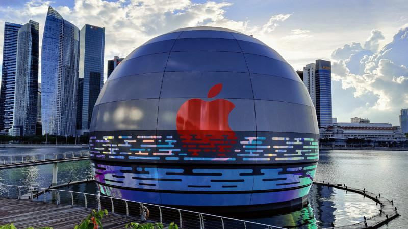 Apple анонсировала первый плавучий магазин