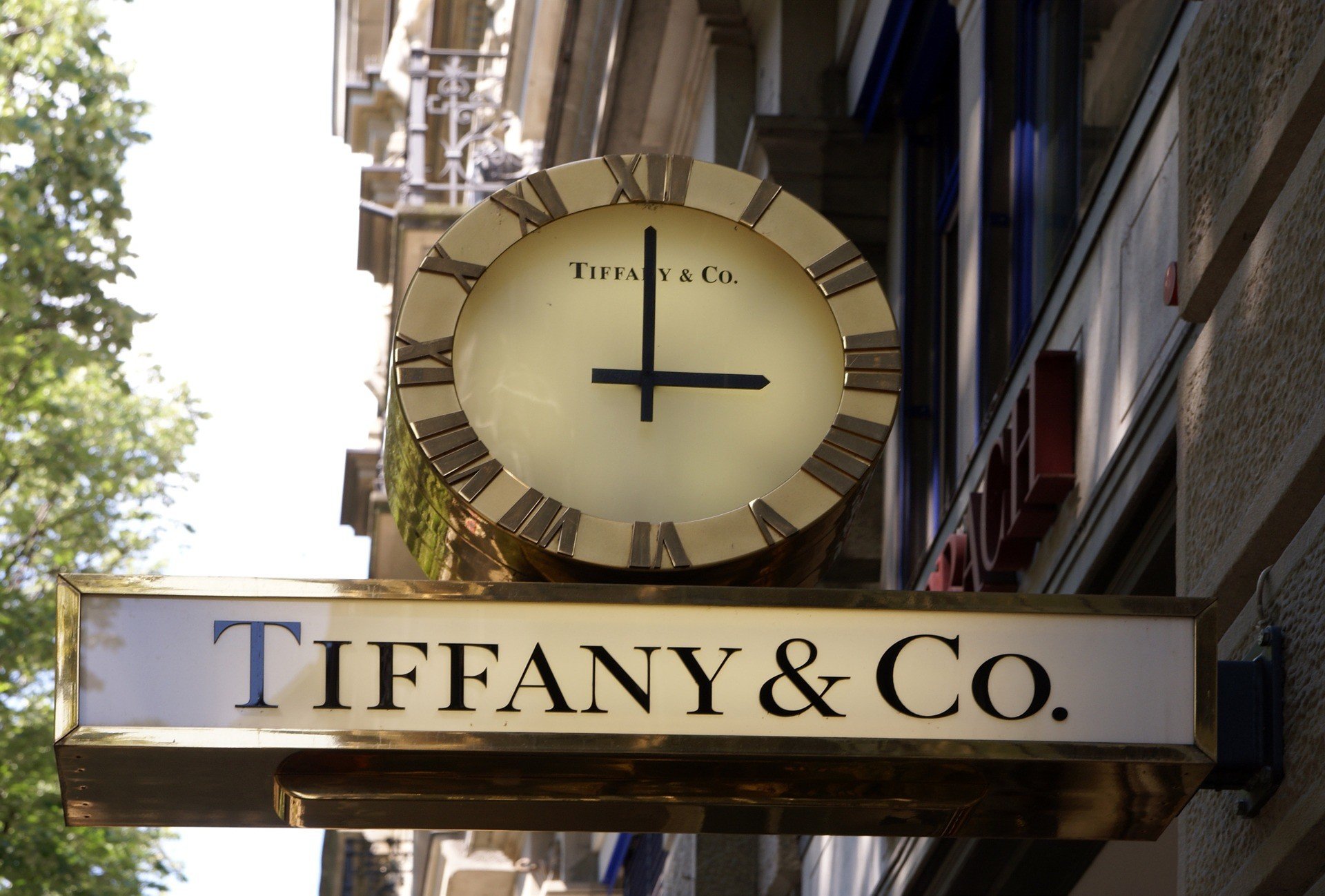 Louis Vuitton сорвал поглощение Tiffany