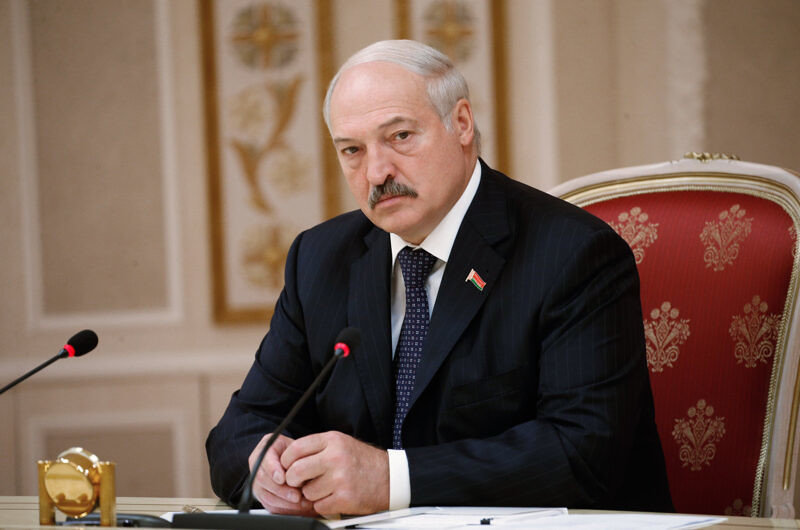 Лукашенко готов бросить "титушек" на подавление протестов