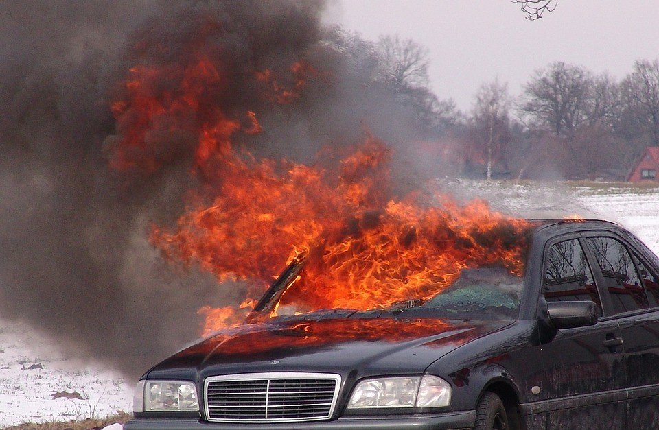 Сколько времени есть на спасение горящей машины