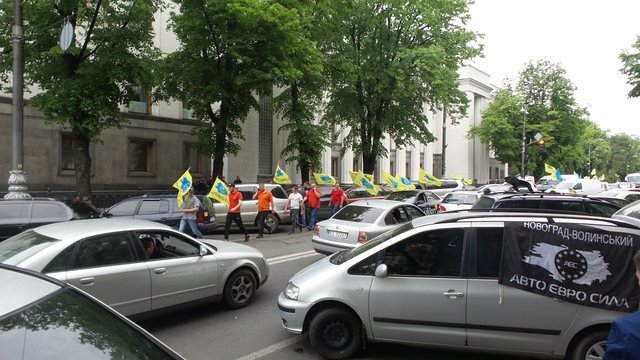 Протесты "евробляхеров": перекрывают дороги по всей стране