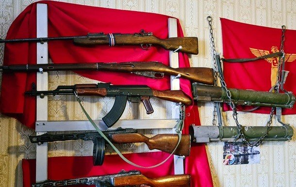 У Миколаєві у психолога вилучили арсенал зброї