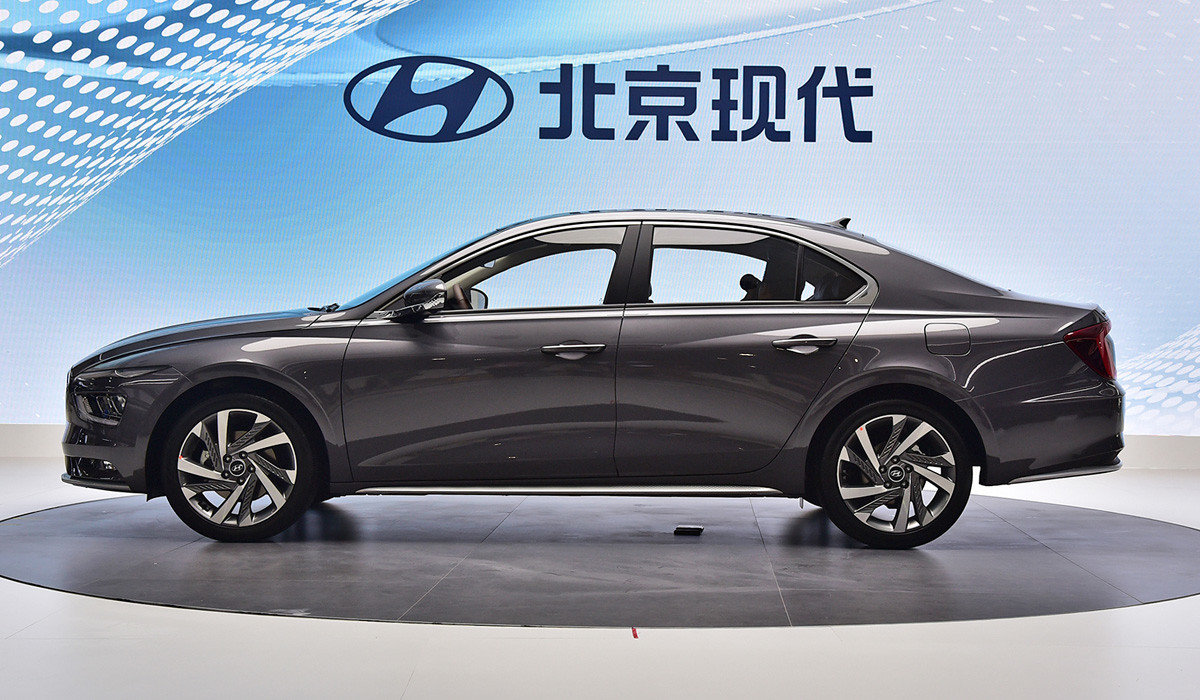 Hyundai представил электроседан с запасом хода 520 км