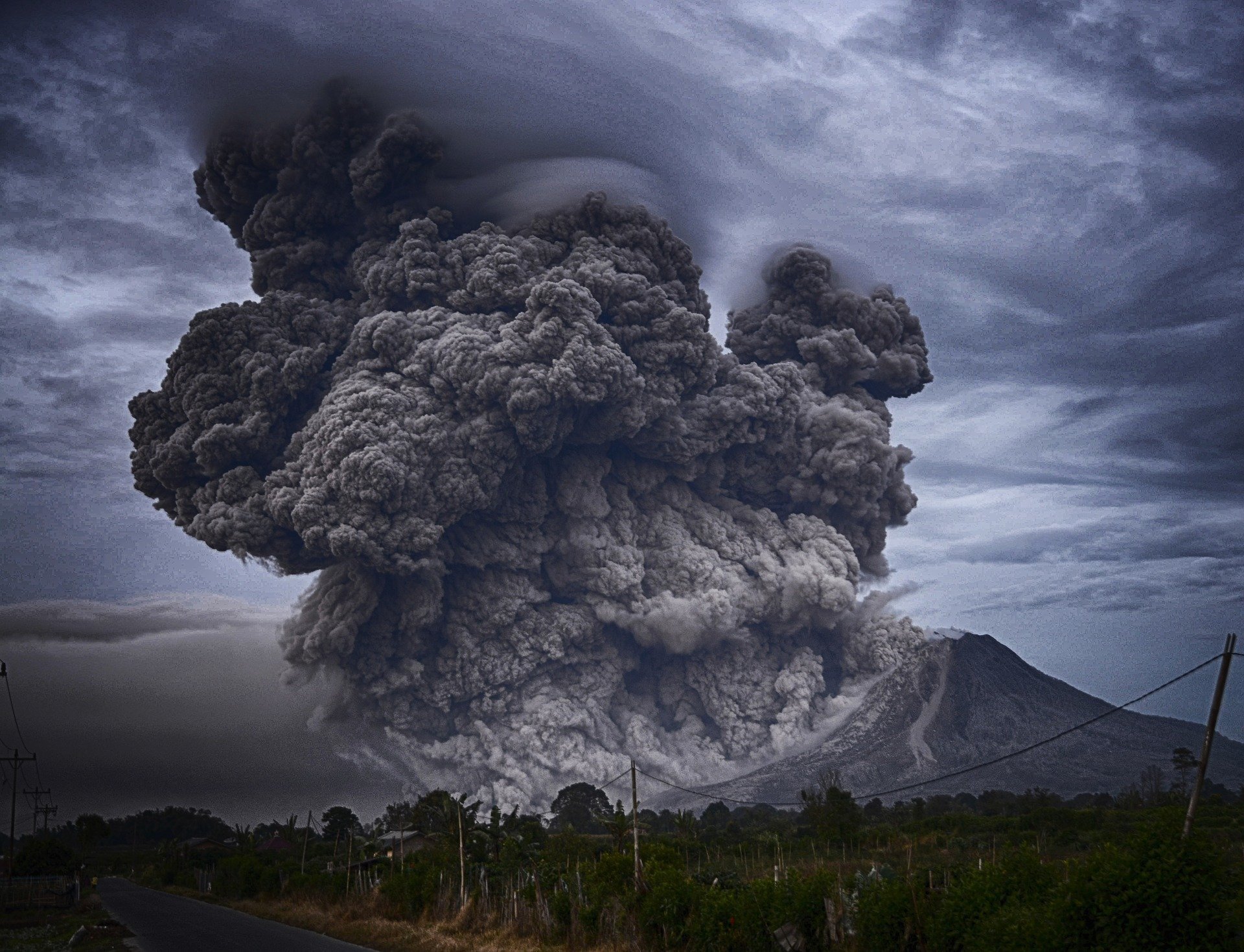 В Индонезии проснулся вулкан Левотоло