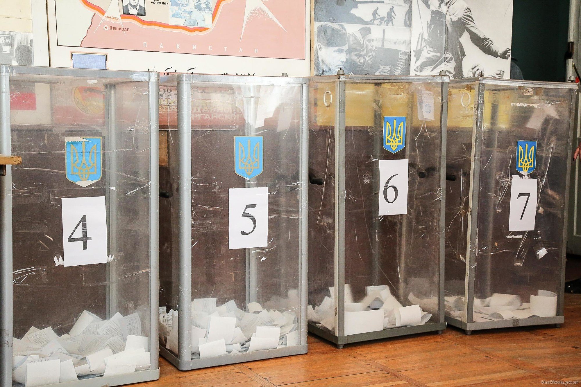 На местных выборах победили "Батькивщина" и "СН" — политолог