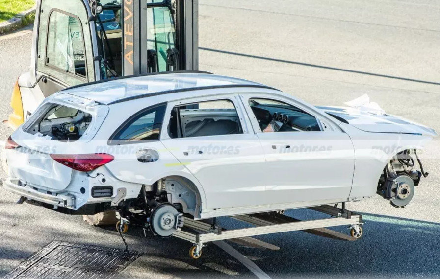 Mercedes случайно рассекретил новый C-class