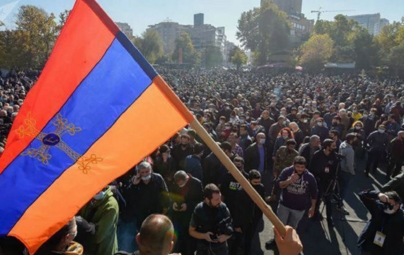 В Ереване оппозиция вышла на митинг