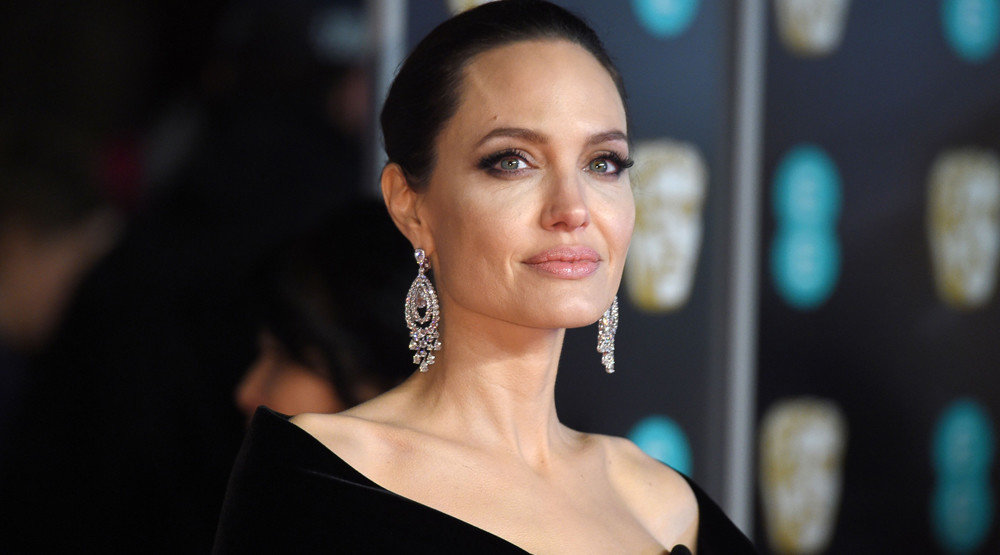 Анджелина Джоли — биография и факты