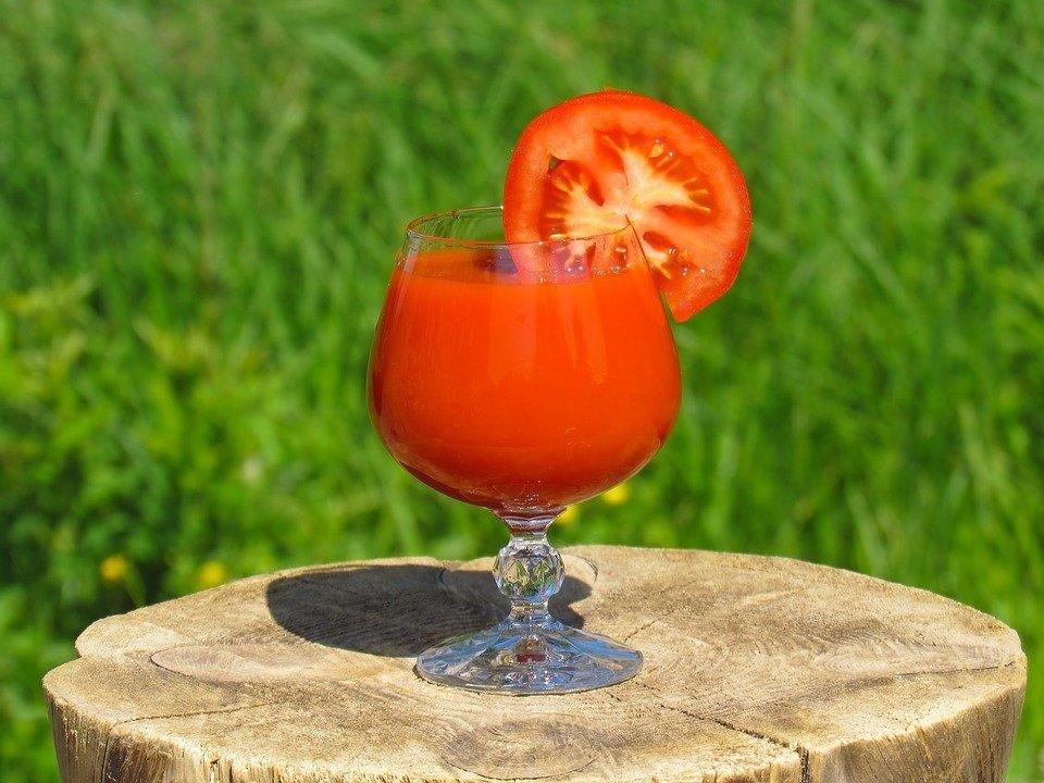 Какой томатный сок поможет снизить давление