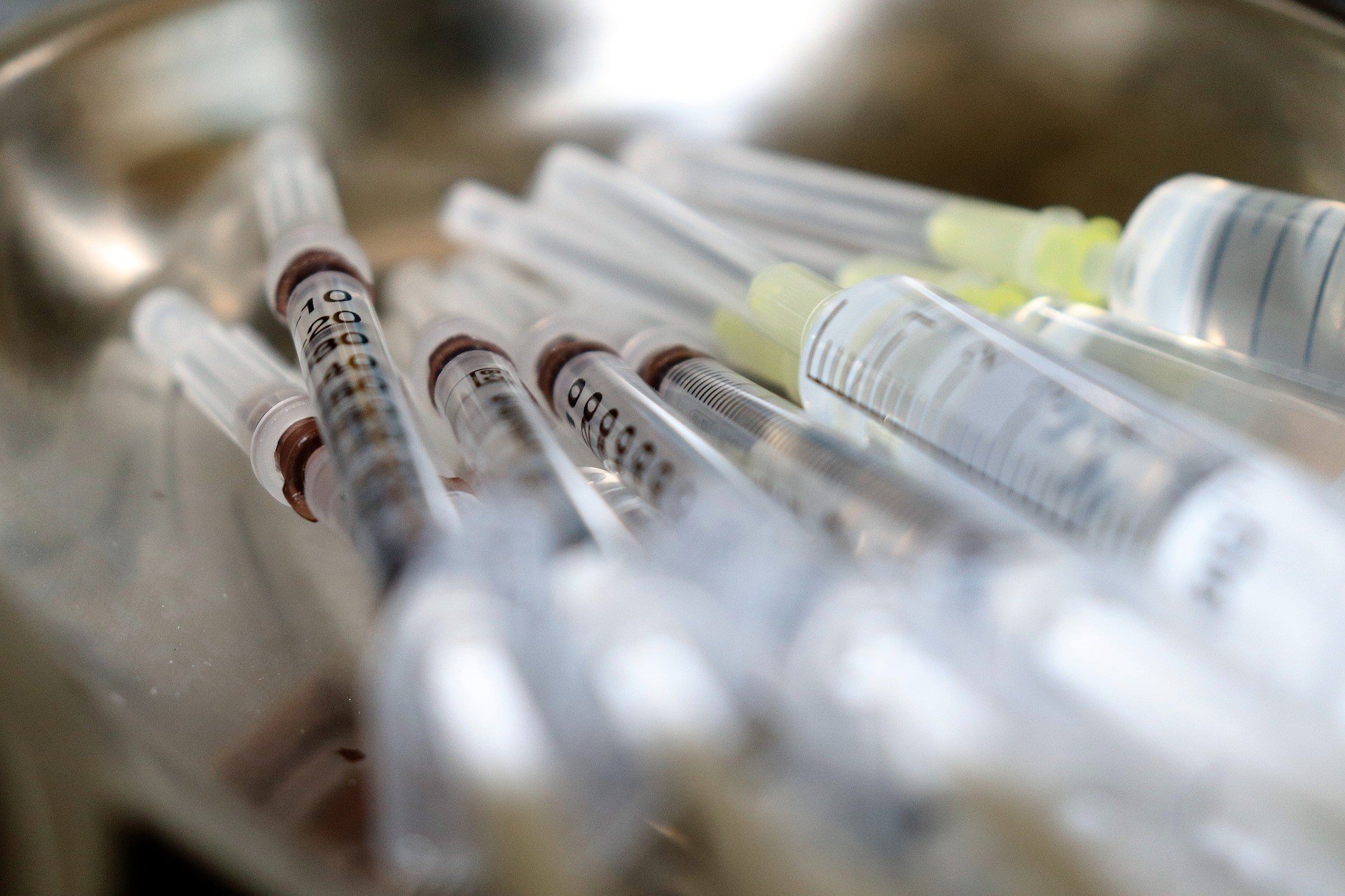 Израиль тестирует на людях вакцину от Covid-19