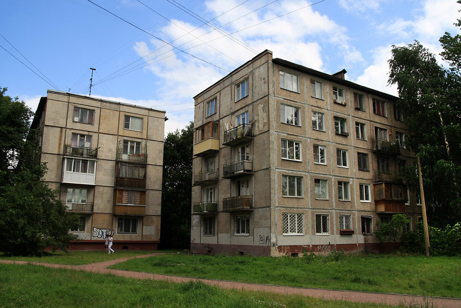 Навіщо хочуть надбудувати хрущовки в Києві й хто заплатить