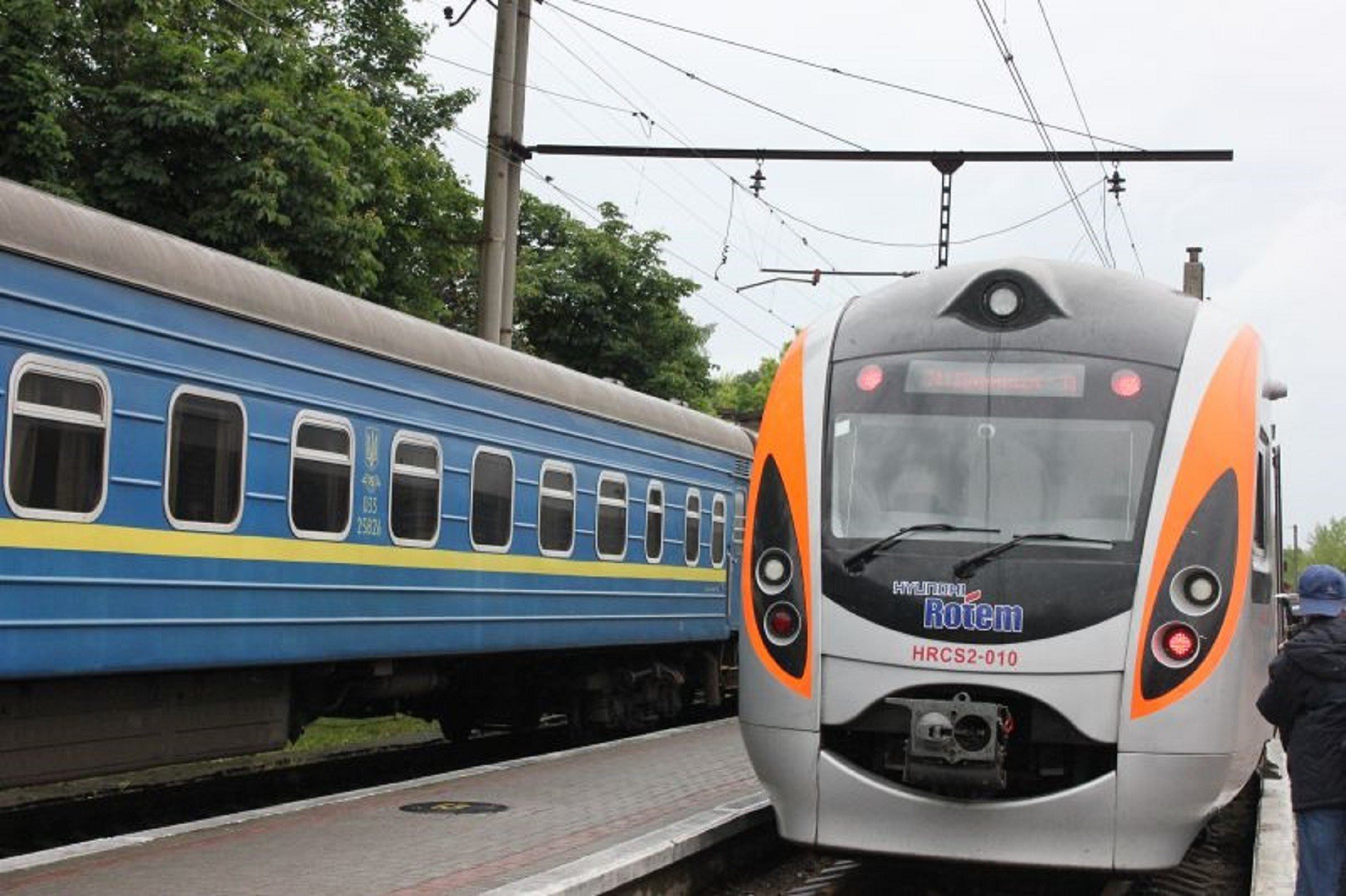 "Укрзализныця" назначила два дополнительных поезда