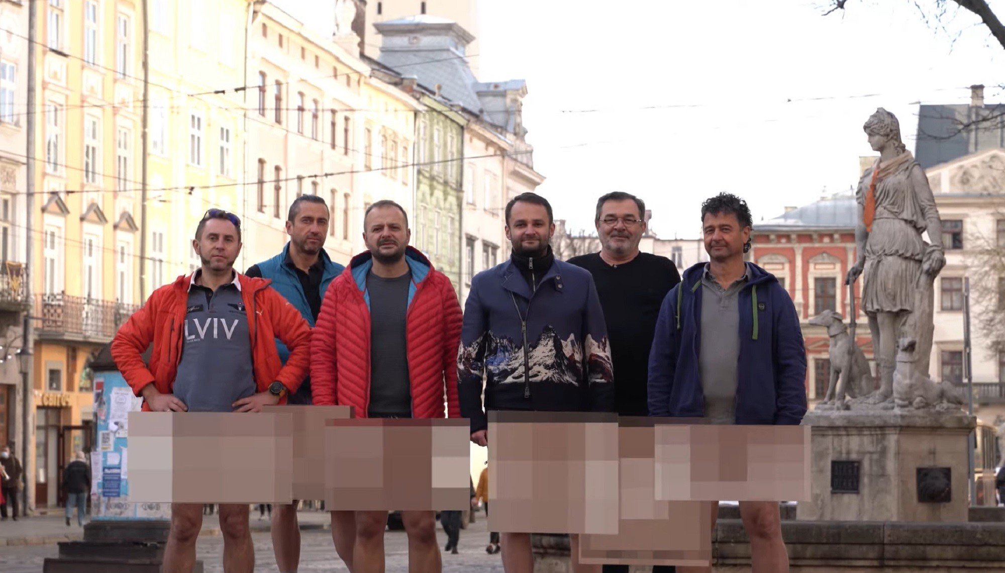 Львовские рестораторы сняли штаны