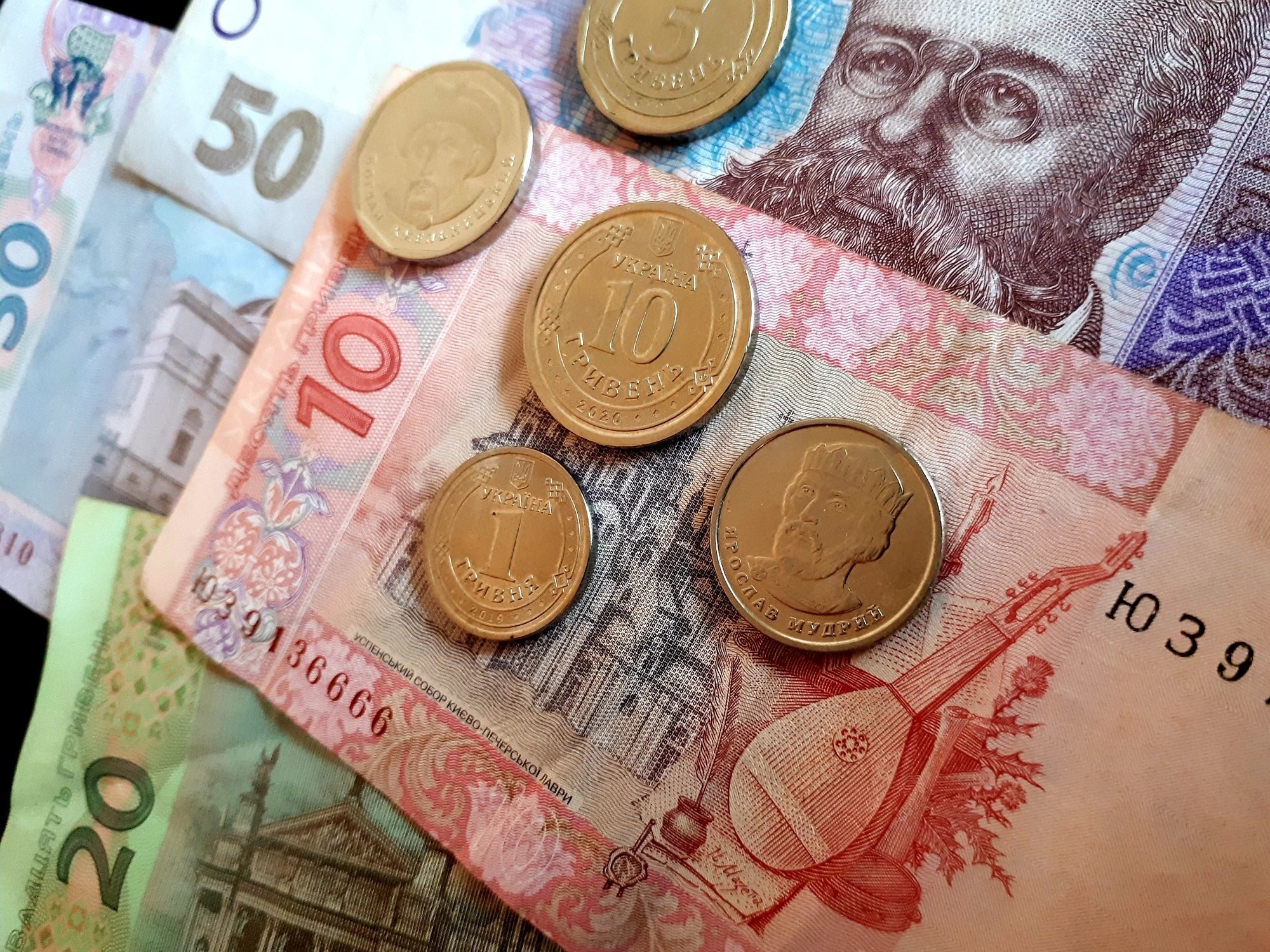 В Украине распространяют фальшивые деньги