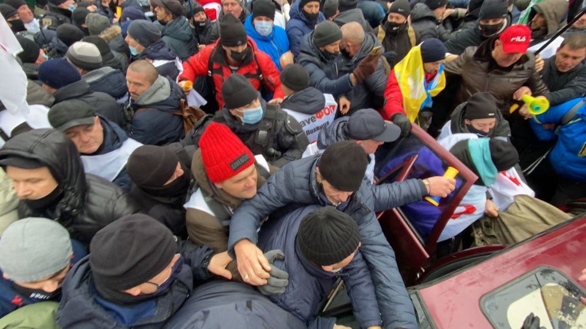 На Майдане в Киеве пострадали около 40 полицейских
