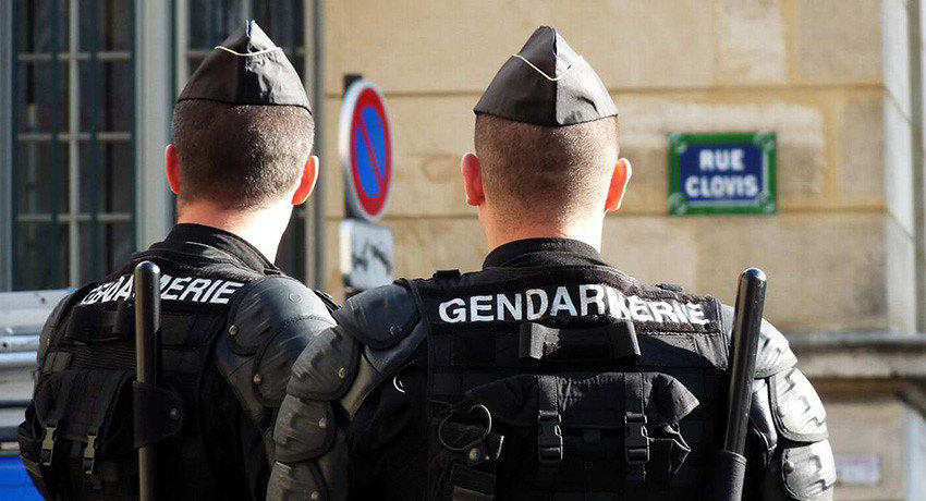 Во Франции задержали 5 чеченцев по делу убитого учителя