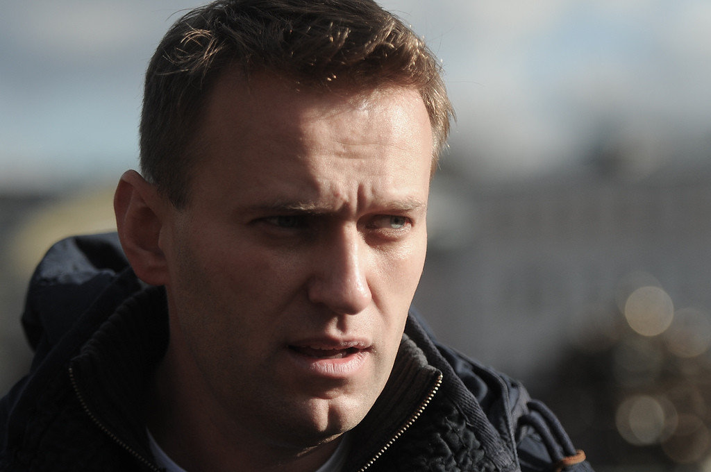 Навальный заявил, что "Новичок" наносили даже на белье
