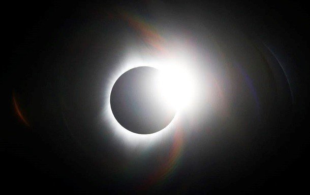 Жителі Землі побачать повне сонячне затемнення