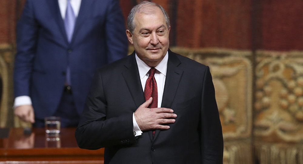 Президент Армении требует созвать парламент