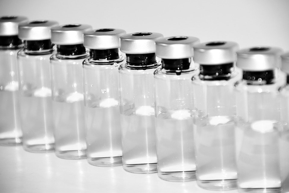 Bloomberg: китайська вакцина від COVID-19 ефективна на 86%