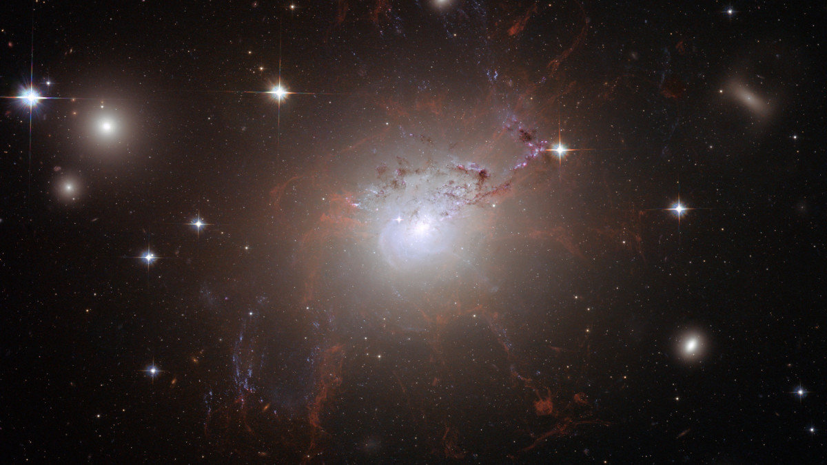 Розкрито таємницю галактики без темної матерії