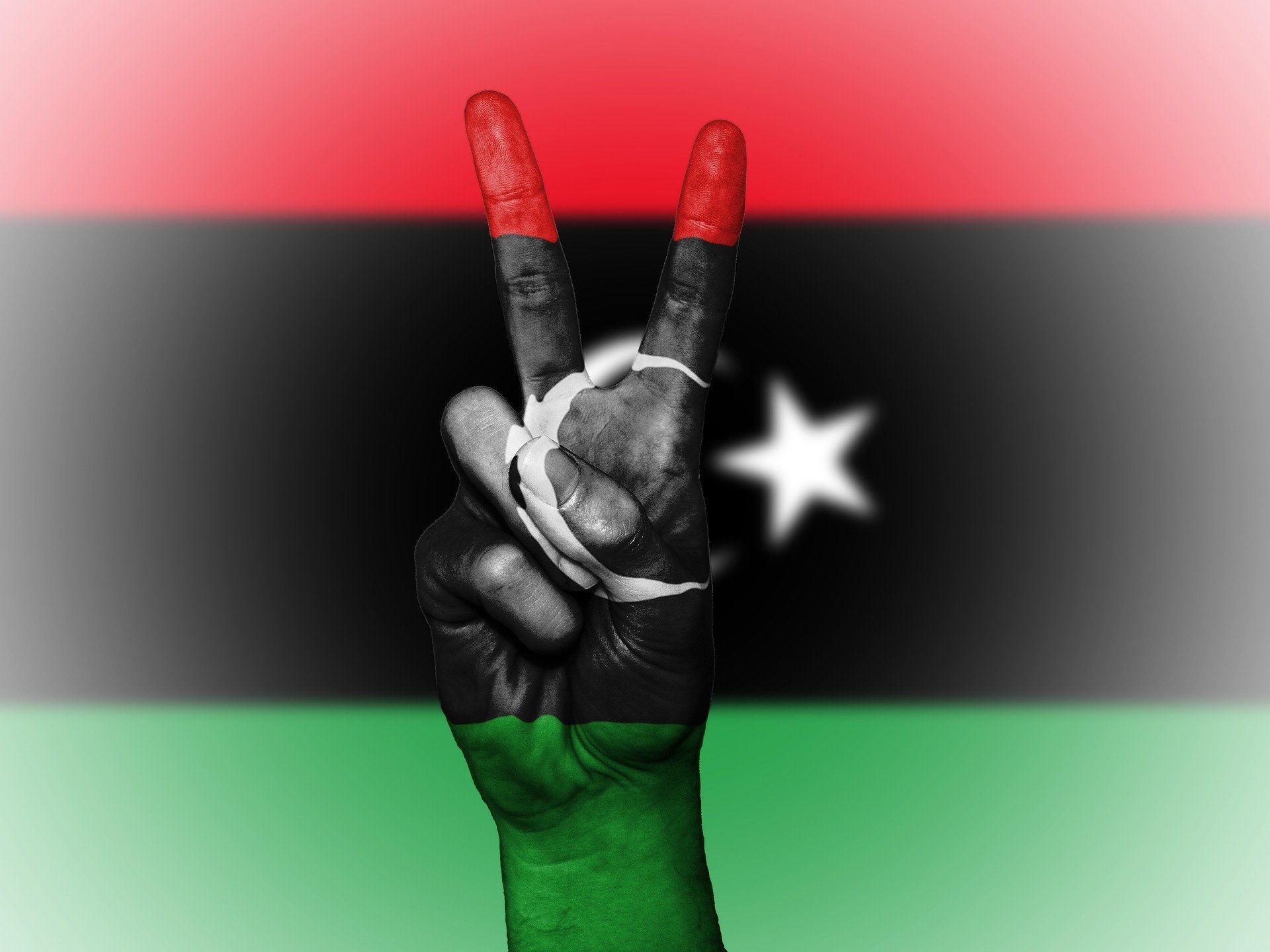 Иностранные наемники и нефть усложняют путь к миру в Ливии