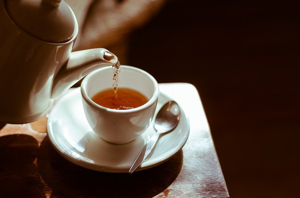 Чи захищають гарячий чай і алкоголь від коронавируса