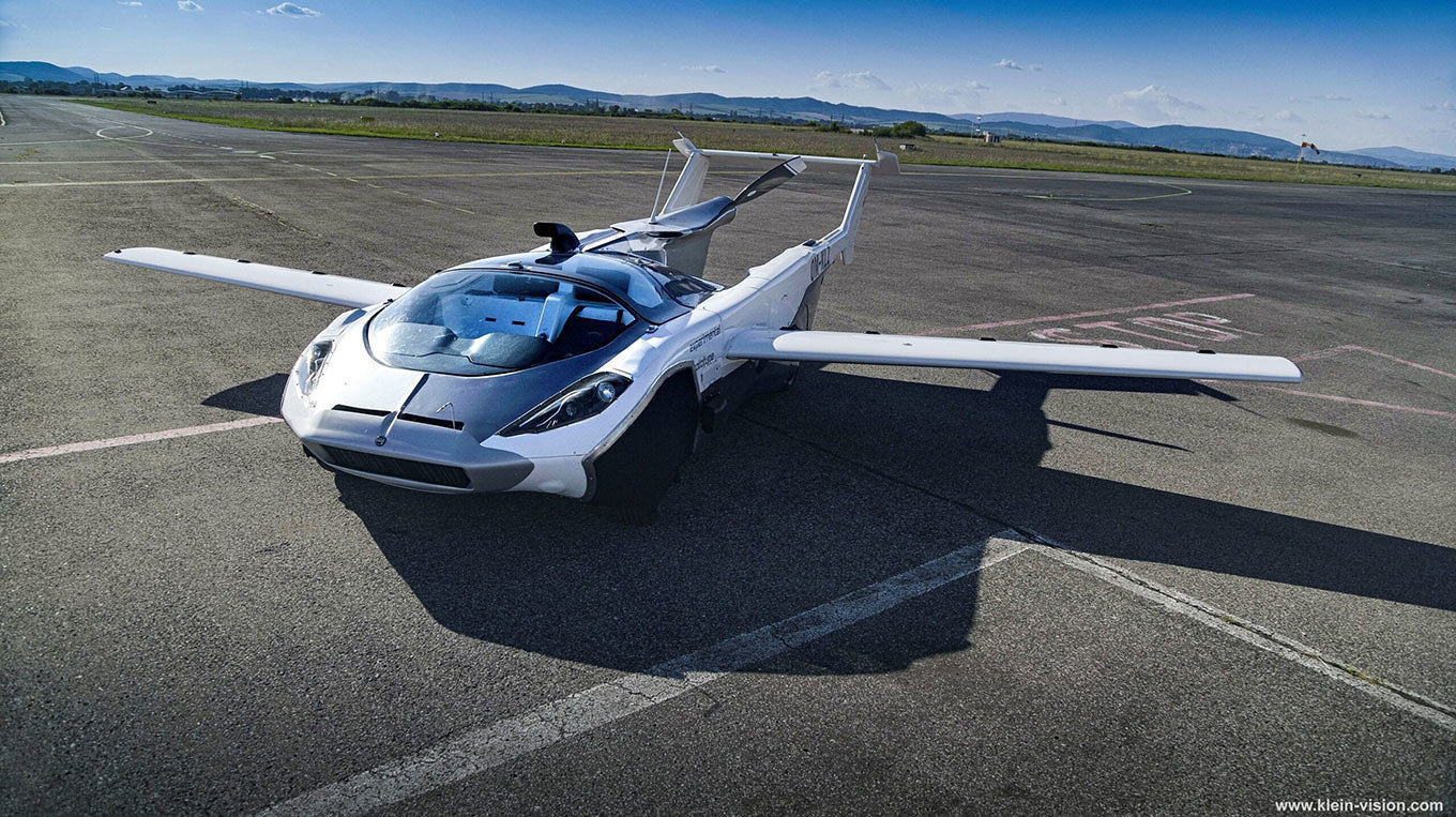 Серийную версию летающего авто AirCar представят в 2021