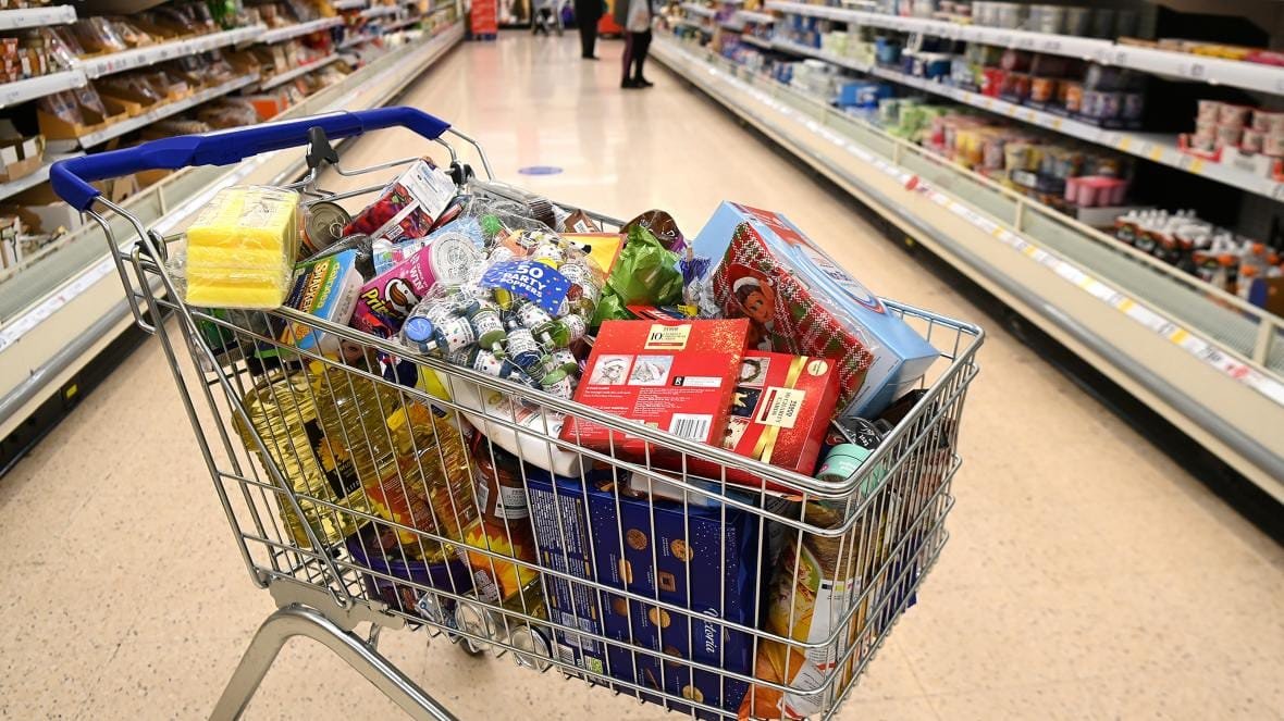 У Великій Британії закликали магазини запастися продуктами