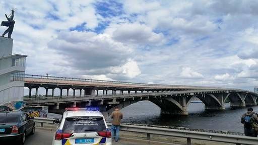 В Киеве движение через мост Метро ограничат