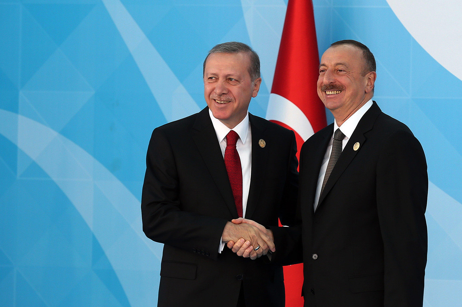 Баку і Анкара побудують газопровід на відвойованій території