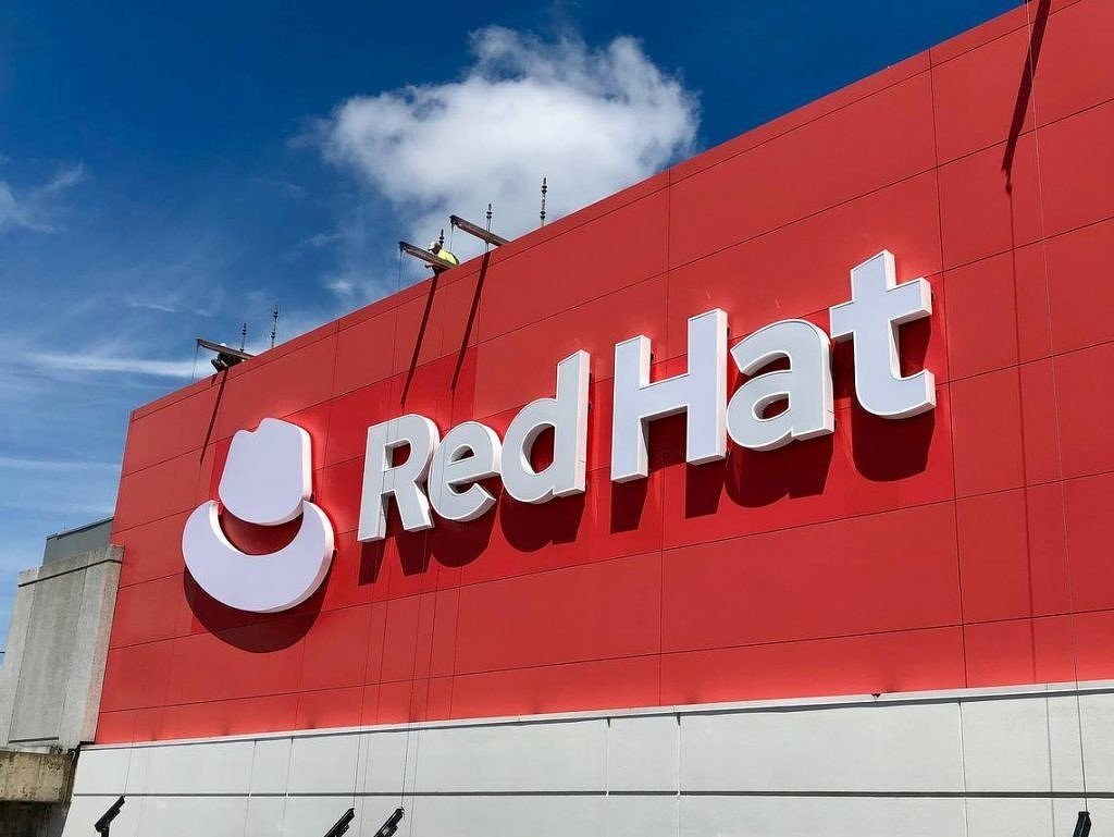 Компания red hat сделала бесплатным свой знаменитый linux дистрибутив