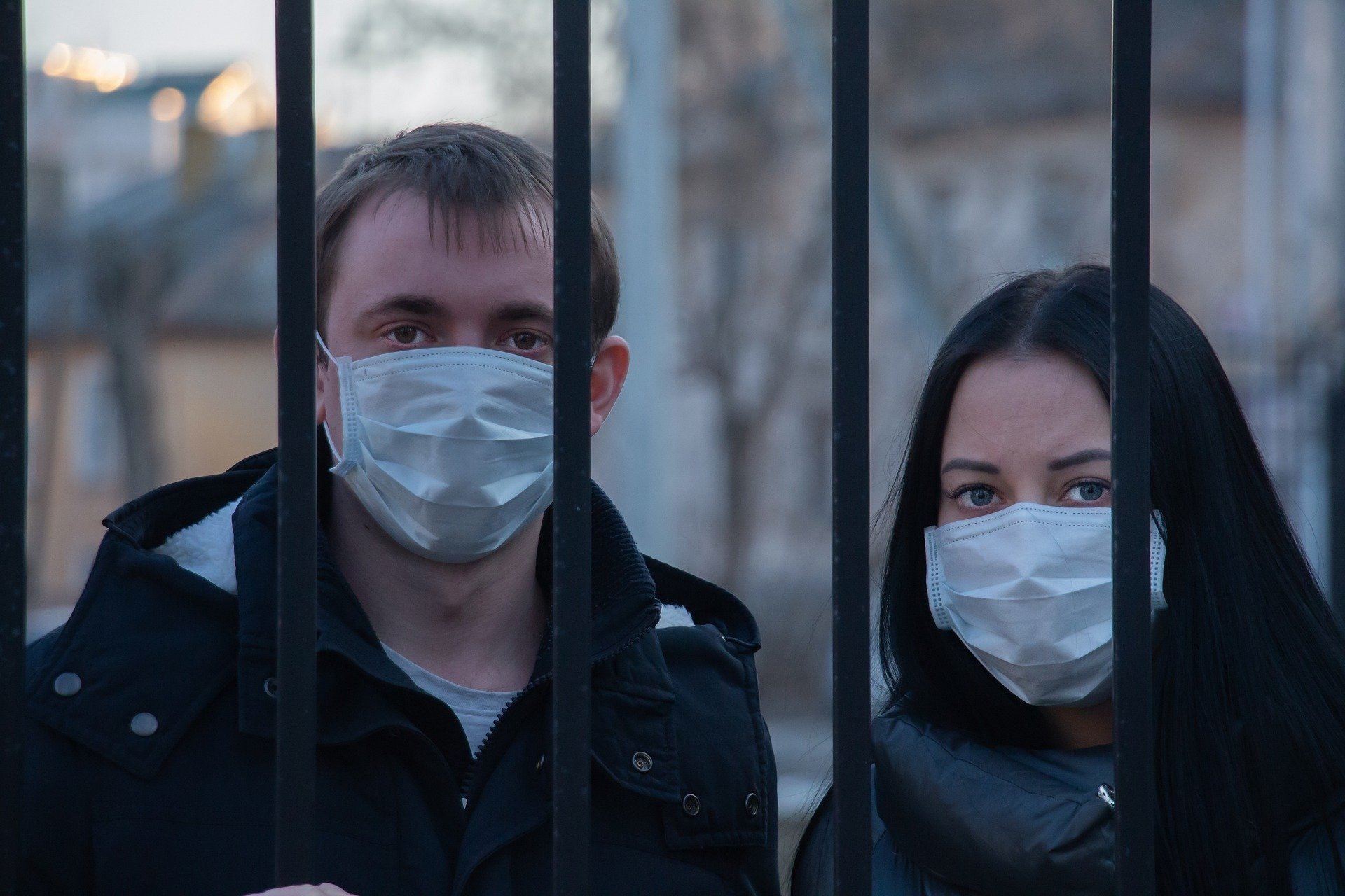 Суд просят запретить принудительное ношение масок